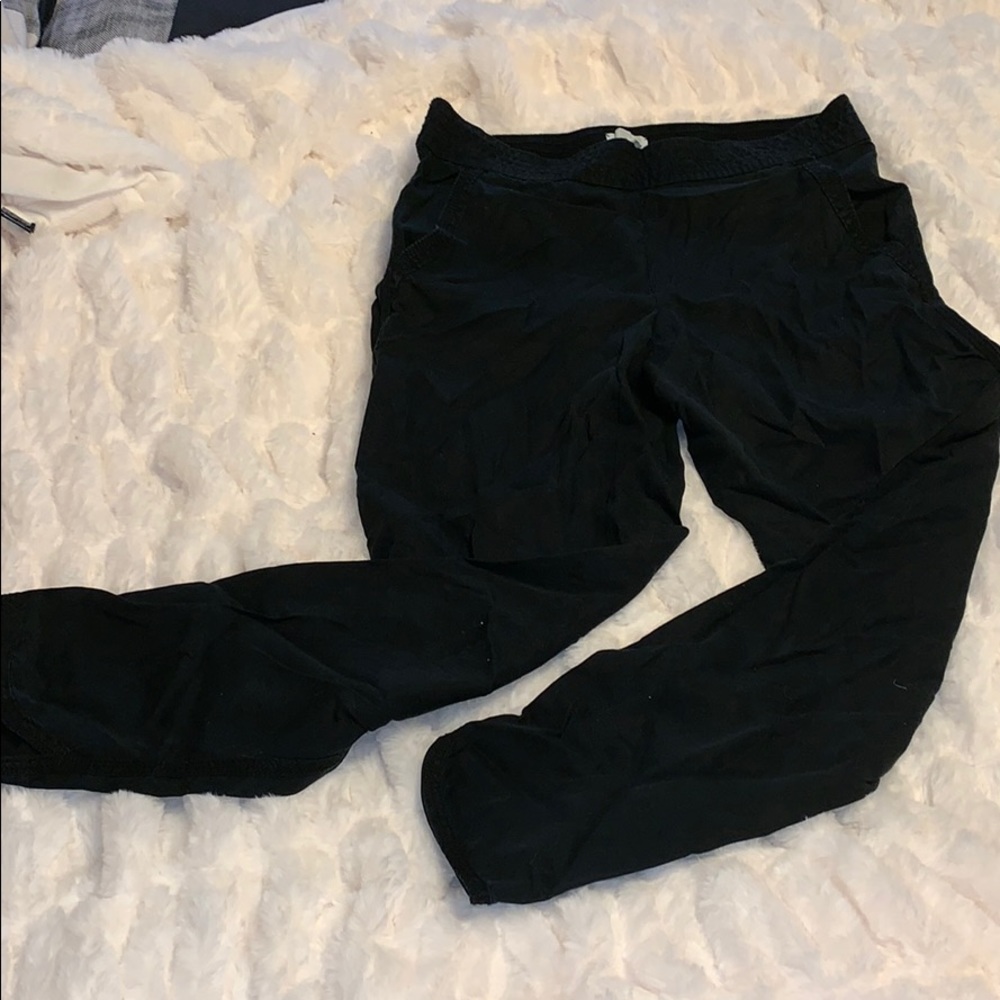 🤍Lou & Grey black pull on pants. Size Medium. NWT